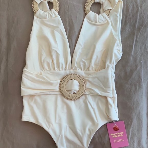 Strawberry Milk Mob - Bambina One Piece - Picture 5 of 5